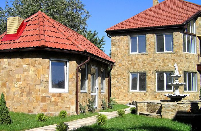 Облицовка фасадов искусственным камнем
