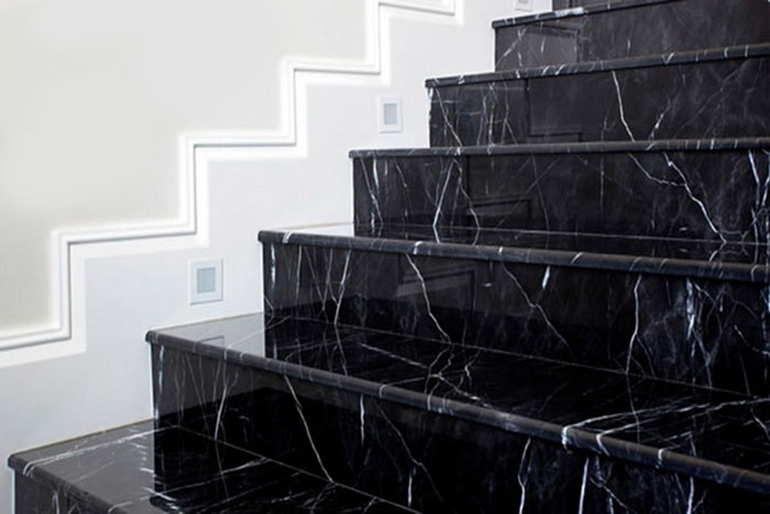 Лестница и ступени из мрамора Negro Marquina Испания